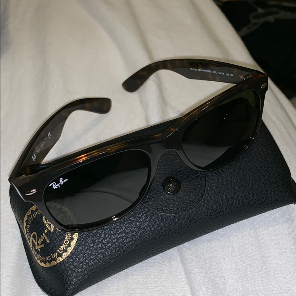 Ray-Ban RB2132 Wayfarer 902 Tortoise Sunglasses
